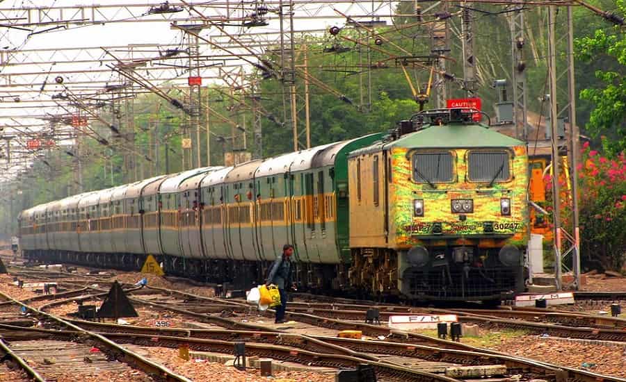 Nizamuddin – Bandra Garib Rath