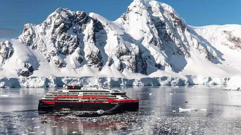 Hurtigruten Cruise